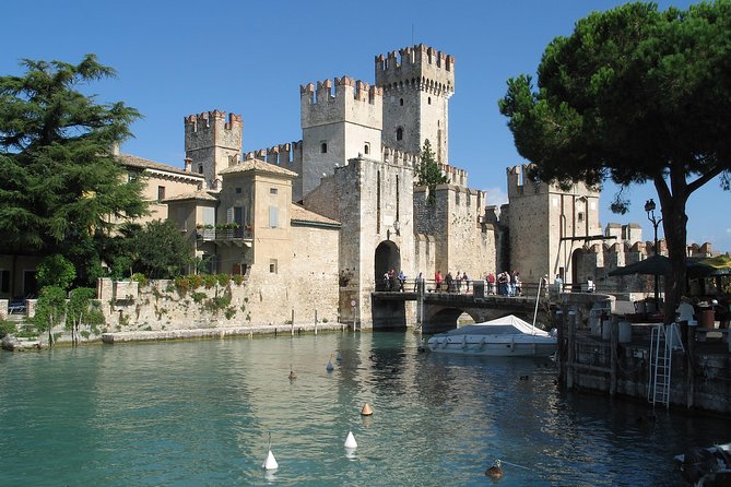 Guided Tour in Sirmione With Motorboat Tour - Tips for Travelers