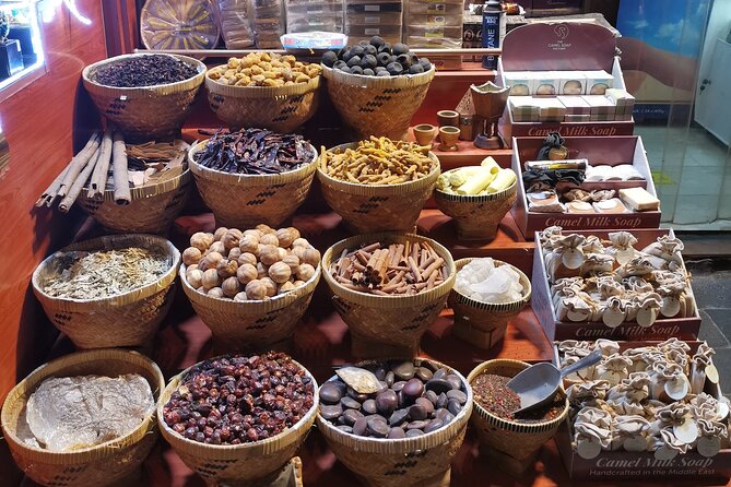 Guided Walking Tour Dubai Old Town, Creek, Abra, Souks - Personalized and Engaging Tour Experience