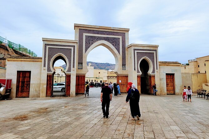 Half-Day Private Walking Tour of the Authentic City of Fez - Discovering the Museo Nejjarine