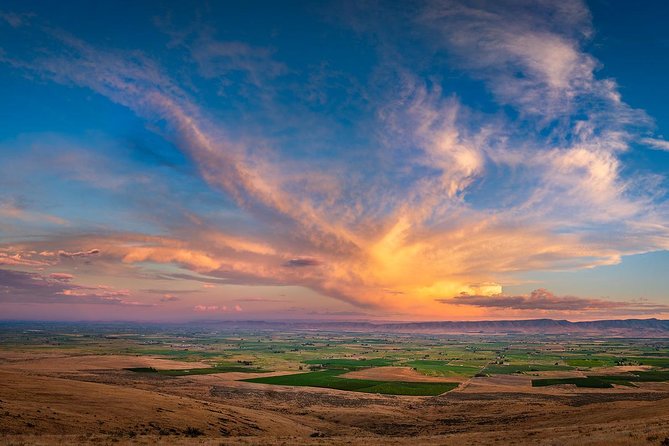 Hike Mt. Rainier & Taste Yakima Valley Wine: All-Inclusive Day Tour From Seattle - Personalized Small-Group Experience