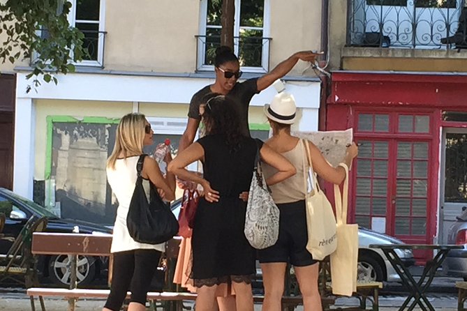 Historical Treasure Hunt in the City of Versailles - Tour Guide Professionalism and Engagement