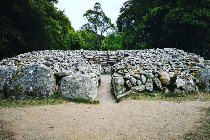 Invergordon Outlander - Exploring Clava Cairn