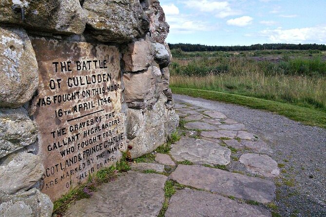 Inverness Tour-Cawdor Castle,Culloden Battlefield,Clava Cairns - Discovering Clava Cairns