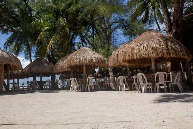 Isla Mujeres Premium Tour in Private Catamaran With Lunch - Exploring Isla Mujeres