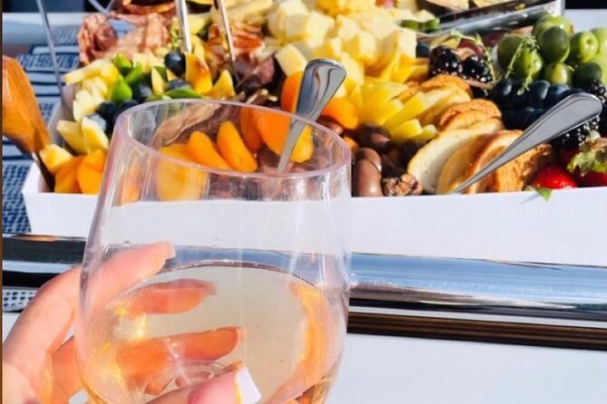 JFarwell Afternoon Wine & Cheese Yacht Sail - Crew and Atmosphere