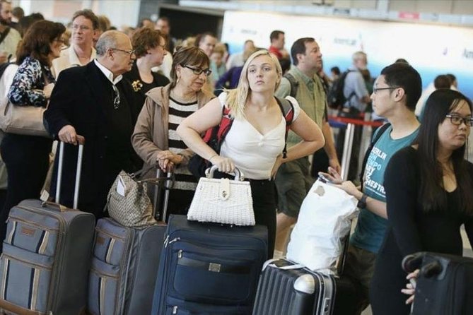 Low Cost :- Hire Full or Half Day Executive Luxury Car Services in Toronto - Why Choose Elite GTA Airport Limo?