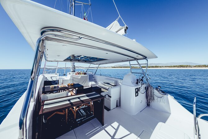 Luxury Sailing Whale Watch and The Arch (Dec 15 - Apr 15) - Whale Watching Highlights
