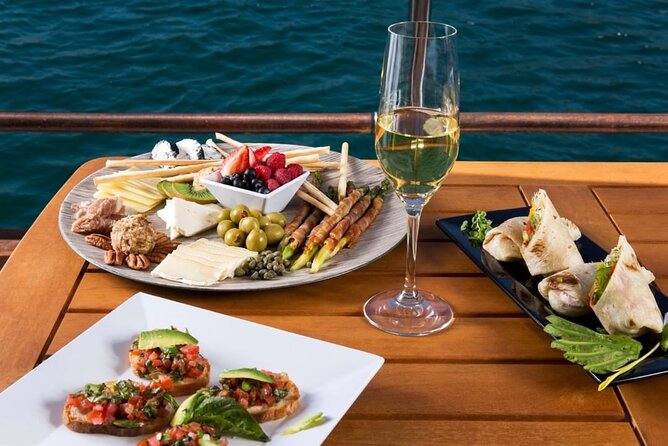 Luxury Sunset Sailboat, Gourmet Dinner and Premium Open Bar - Boat and Crew Information