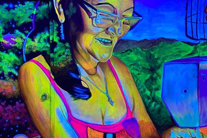 Medellin City Experience: From a Dark Past to a Bright Future. PrivateExperience - Embracing Medellins Artistic Culture