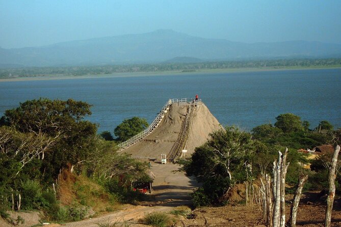 Mud Volcano Including Pool and Beach - Visiting the Farm