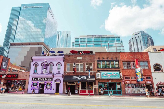 Nashvilles Lost Spirits: Murder and True Crime Haunted Pub Crawl - Captivating Storytelling and Local Insights