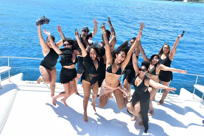 Negril Private Yacht Cruise With Finger Foods and Cocktails Included - Customizable Itinerary Options