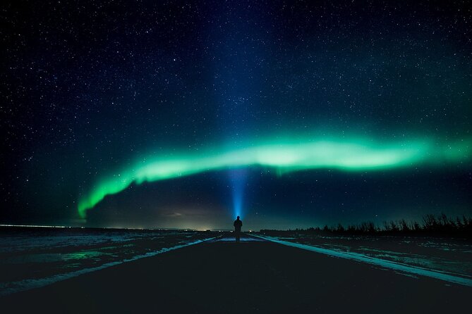 Northern Lights Minibus Tour With Free Photos & Hot Chocolate - Small Group Exploration
