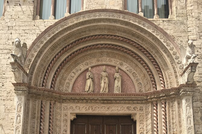 Perugia Walking Tour With Licensed Guide - Group Size and Pricing