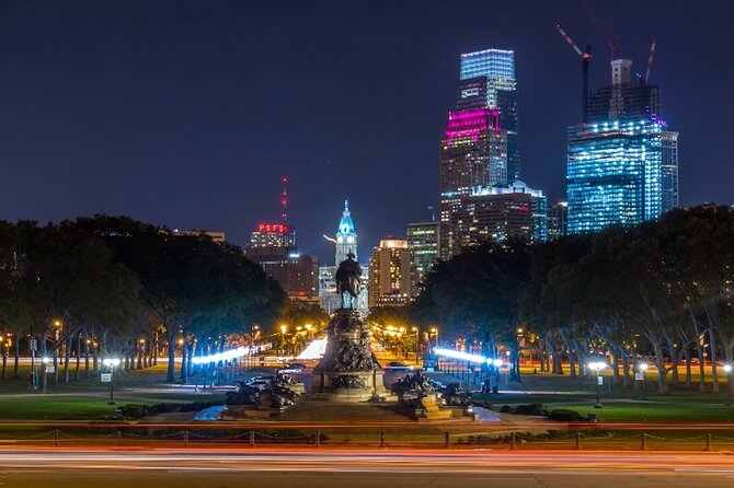 Philadelphia Small Group Night Tour W/Liberty Bell + Cheesesteak - Guides and Experiences
