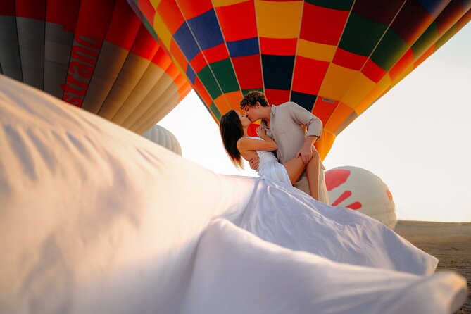 Photoshoot With Balloons in Cappadocia - Spontaneous Creative Opportunities