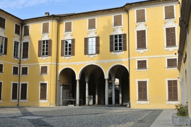 Private Audio Guided Walking Tour in Como - Tour Confirmation and Accessibility