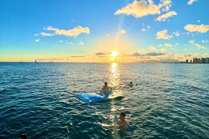Private Catamaran Sunset Sail in Waikiki (Up to 6 Guests) - Explore Waikikis Coastline