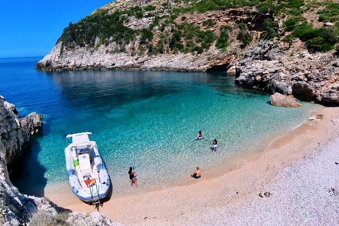 Private Full Day Boat to Grama Bay - Contact and Assistance