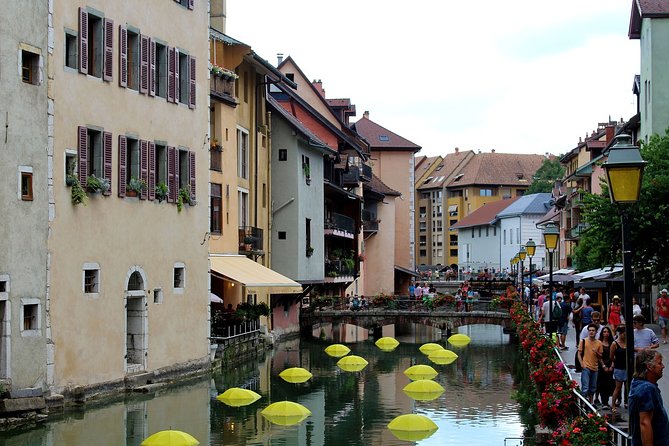 Private Full Day Tour of Perouges and Annecy From Lyon With Hotel Pick-Up - Discovering Annecy