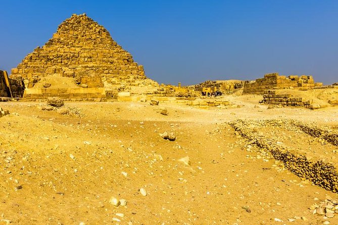 Private Giza Plateau and Pyramids Day Tour - Marveling at the Pyramids
