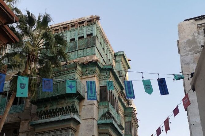 Private Historic District Tour in Jeddah by a Local Guide - Meet Your Local Guide