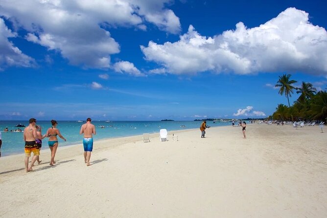 Private Negril Day Trip to Seven Miles Beach and Ricks Cafe From Runaway Bay - Cliff Diving Experience at Ricks Cafe
