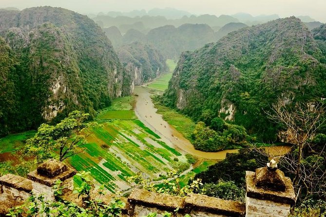 Private Tour: Hoa Lu and Tam Coc Boat and Bike Day Trip From Hanoi - Inclusions and Amenities
