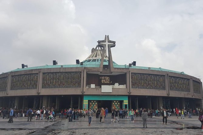 Private Tour of Pyramids of Teotihuacán and Basilica of Guadalupe - Transportation and Meals