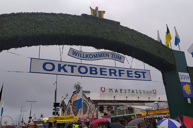 Private VIP Oktoberfest, Table, 3-Course-Menu, Beer & Champagne - Reservation and Booking