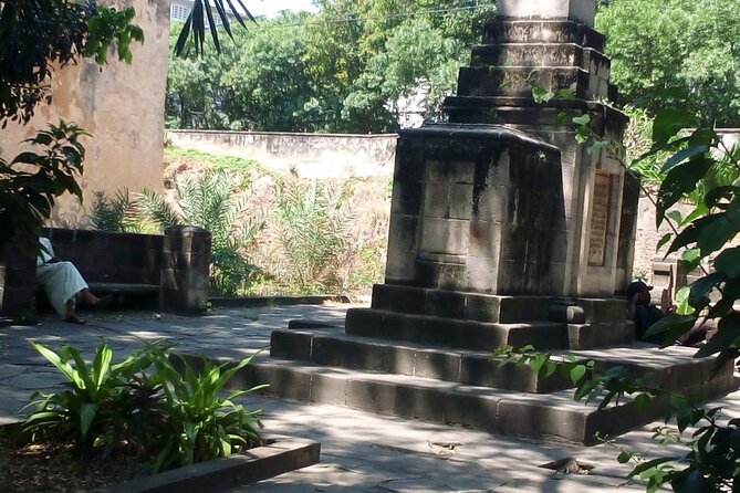 Private Walking Tour in Old Town - Tour Availability and Inclusions