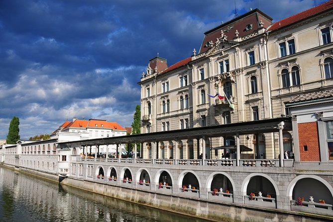 Private Walking Tour of Ljubljana Old Town - Exploring Old Town