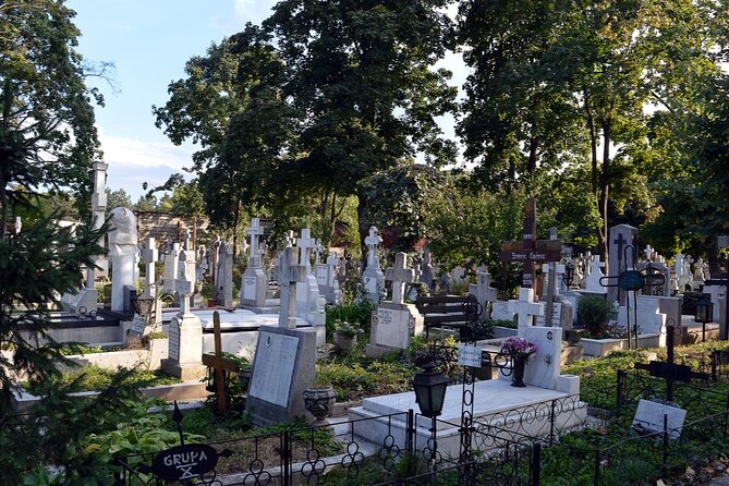 Quest Experience in Bellu Cemetery Bucharest - Self-Guided Exploration Experience