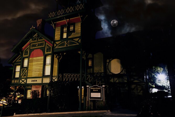 San Diego Ghosts: Gaslamp Haunted Tour - Notable Guides and Their Stories