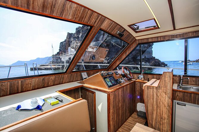 Santorini Private Cruise Sightseeing Tour With BBQ and Drinks - Cancellation Policy