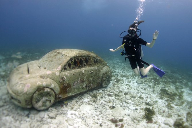 Scuba Diving at MUSA the Underwater Museum for Certified Divers - Preparing for the Dive