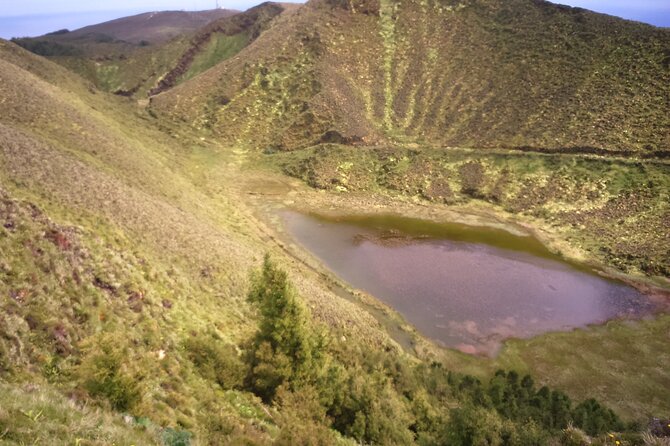 Sete Cidades Full-Day 4WD Tour From Ponta Delgada With Hiking - Experiencing the Volcanic Landscape