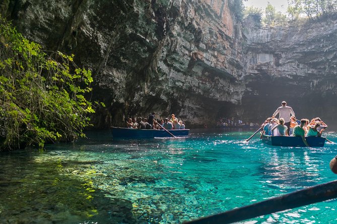 Shore Excursion: Melissani,Drogarati & Myrtos - Participant Requirements