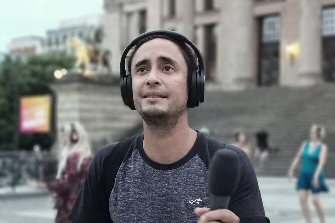 Silent Disco Through Downtown Berlin With Flash Mobs - Music and Dance