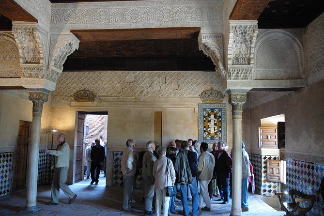 Skip the Line: Alhambra Palace and Generalife Gardens Private Guided Tour - Guest Feedback and Reviews