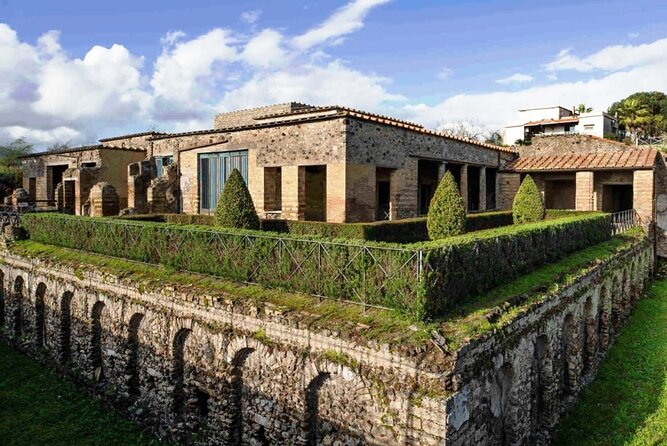Small-Group Tour in Pompeii With a Real Archeologist, Ticket Included - Exploring Pompeii With an Archaeologist