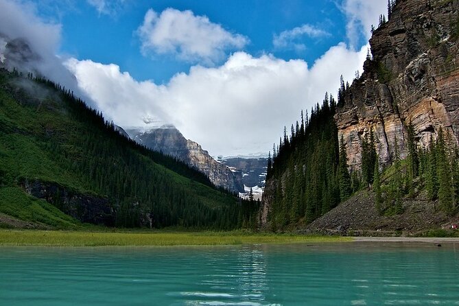 Smartphone Audio Driving Tour Between Lake Louise and Calgary - User Experiences