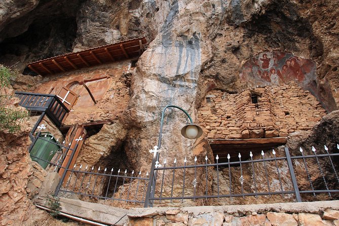 Struga, Cave Churches and Vevchani Springs Tour From Ohrid - Marveling at Vevchani Springs