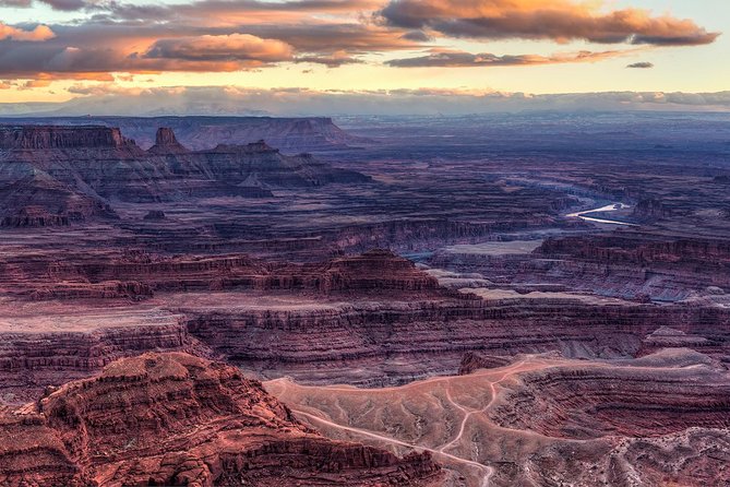 Sunrise Photography in Dead Horse Point and Canyonlands National Park - Capturing Canyonlands Sunrise