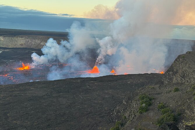 Sunrise Private Guide: Meet in HVNP - Navigating the Lava Tubes