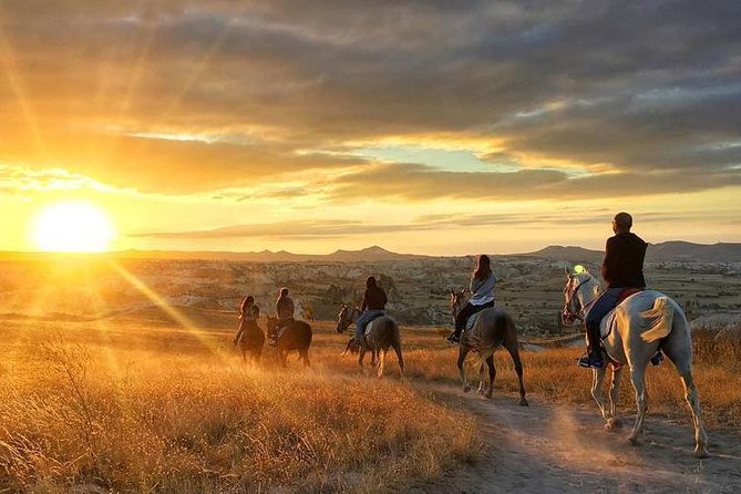 Sunset Horse Back Riding Tour - Sunset Vistas and Quality Service Highlights