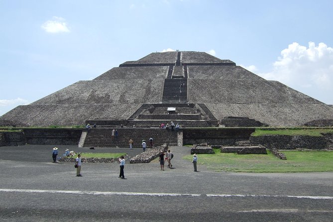 Teotihuacan VIP Small Group & Early Access - Exploring the Teotihuacan Pyramids