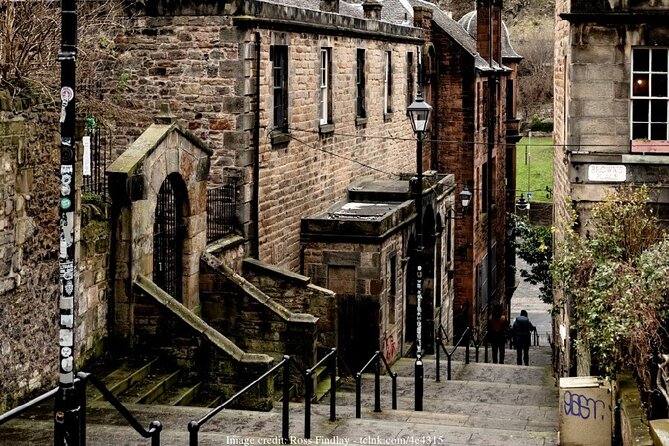 The Best of Edinburgh: Private Walking Tour With Edinburgh Castle - Customer Feedback and Satisfaction
