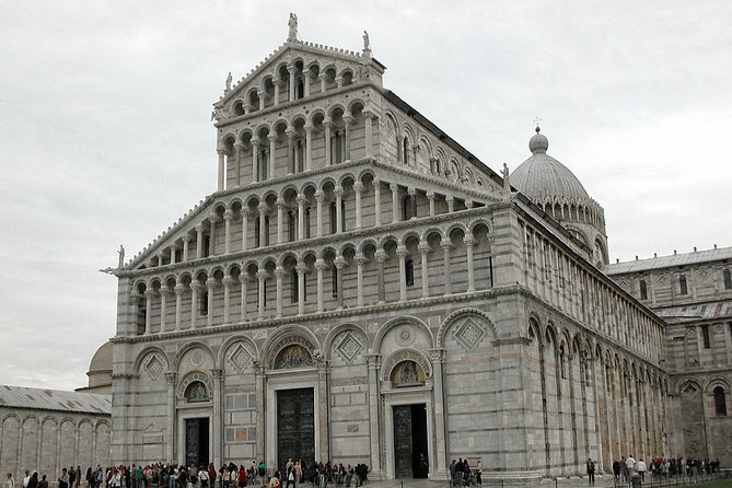 Tour of Pisa Leaning Tower & City Highlights With Private Guide - Climbing the Leaning Tower
