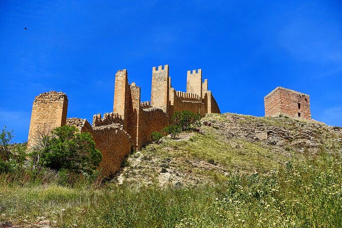 Touristic Highlights of Albarracín on a Private Half Day Tour With a Local - Discovering Albarracíns Traditional Architecture